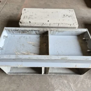 Flat top adapter creating a concrete block with a flat top